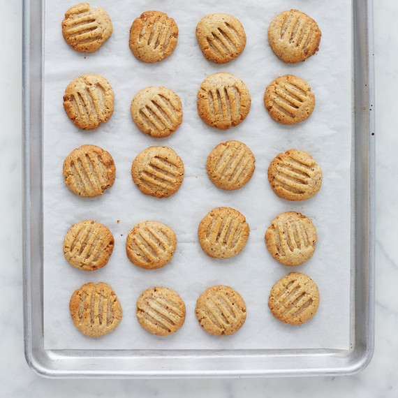 hazelnut-cookies-026-vert-d113085.jpg