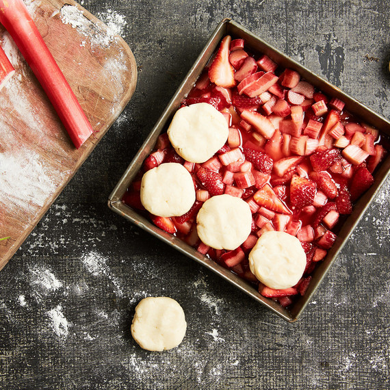 martha_stewart_strawberry_rhubarb_cobbler1891.jpg (skyword:242264)