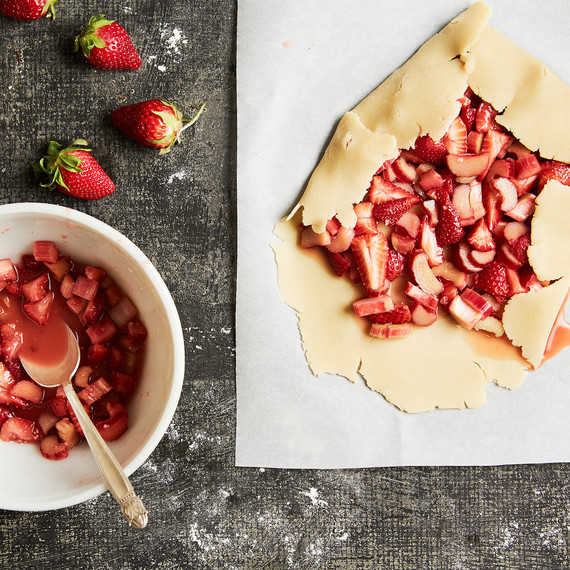 martha_stewart_strawberry_rhubarb_galette1907.jpg (skyword:242265)