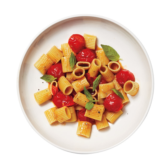 pasta-tomatoes-pepper-032-d111636.jpg