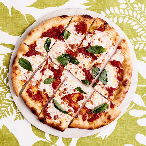 classic margherita pizza classic margherita pizza