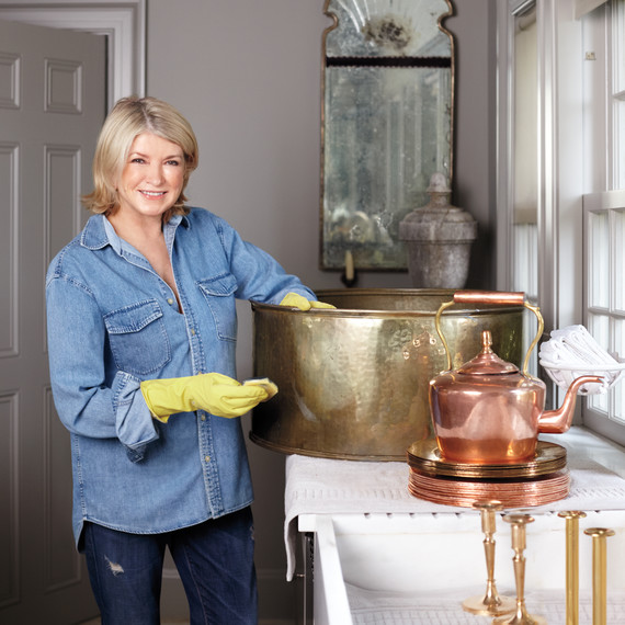 martha-polishing-brass-055-d112299.jpg