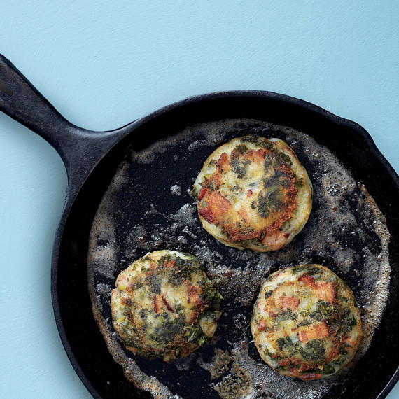 mashed-potato-kale-cakes-med107616.jpg