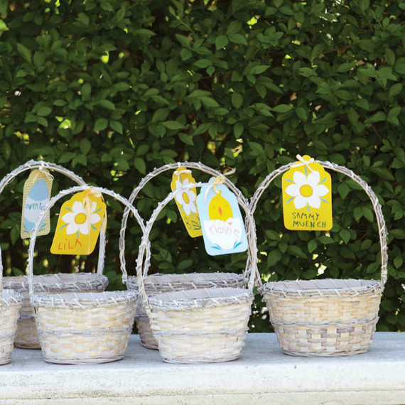 mld105925_0411_egghunt_baskets_011_vert.jpg (skyword:403660)