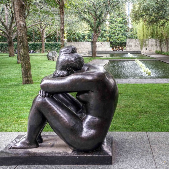 nasher-sculpture-garden-woman nasher-sculpture-garden-woman