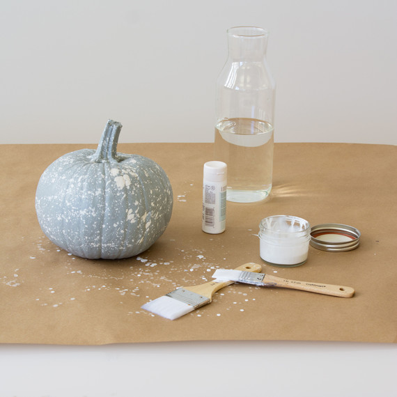 splatter-pumpkin-paint-step-2 splatter-pumpkin-paint-step-2
