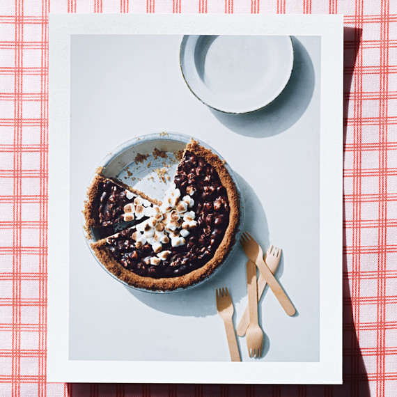 toasted-smore-pie-s03-0052-d112928.jpg
