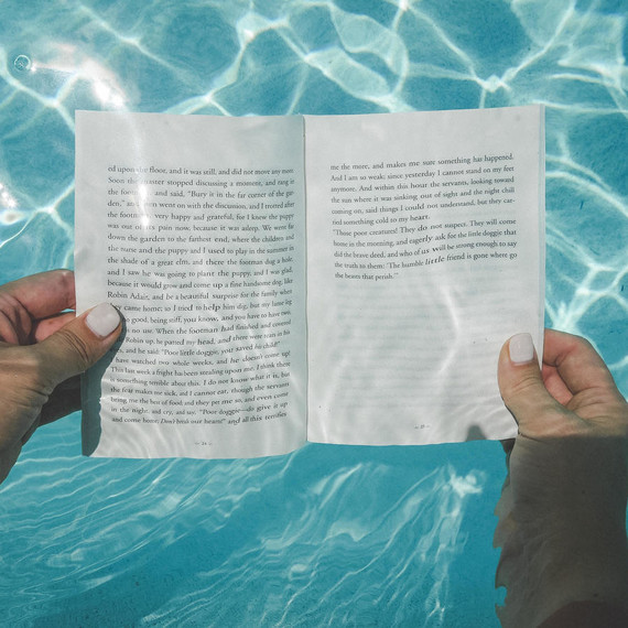 Underwater reading Underwater reading