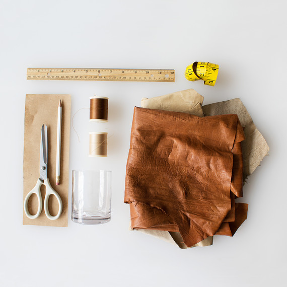 david_stark_design_diy_leather_vase_supplies.jpg (skyword:322867)