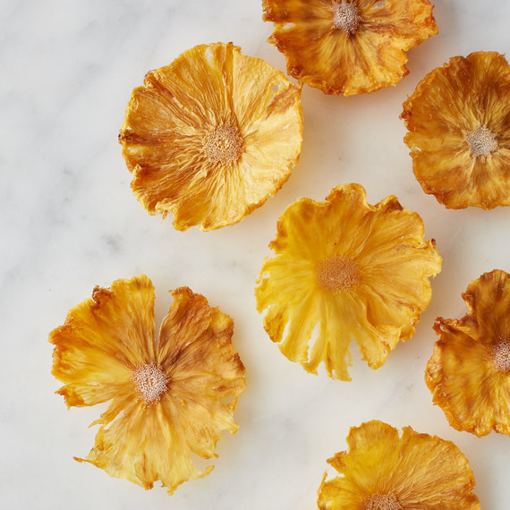 dried-pineapple-flowers-186-d113085.jpg