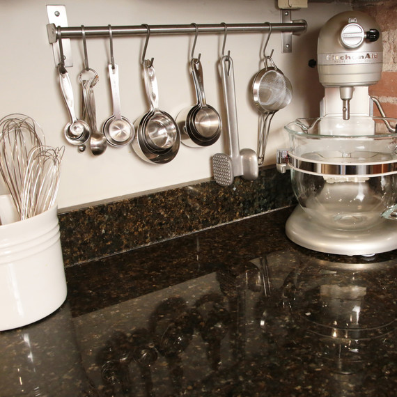 kitchen-counter-measuring-cups-0215.jpg