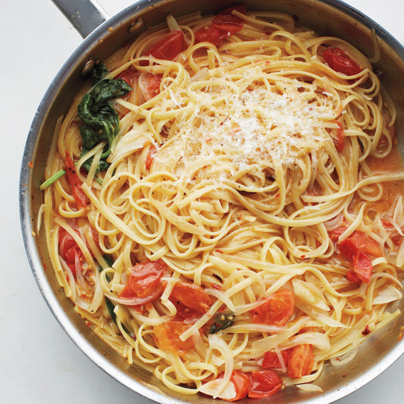 msl-kitchen-spaghetti-0202-md110059.jpg