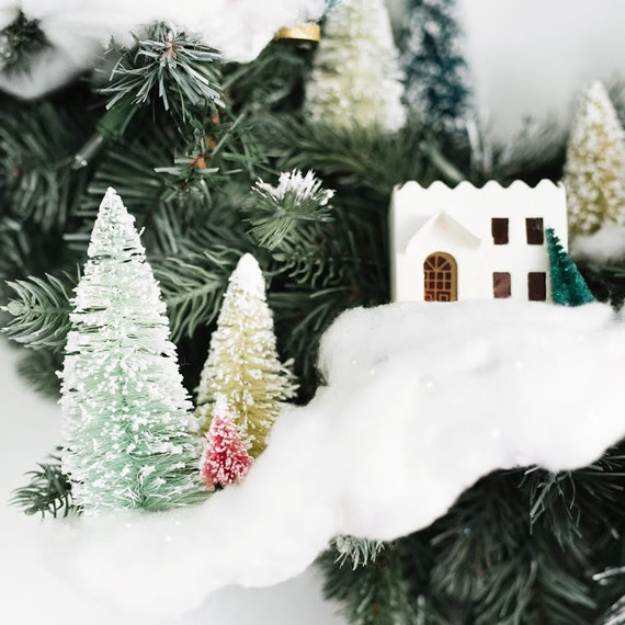 thealisonshow-holidayspecial-6-1214.jpg