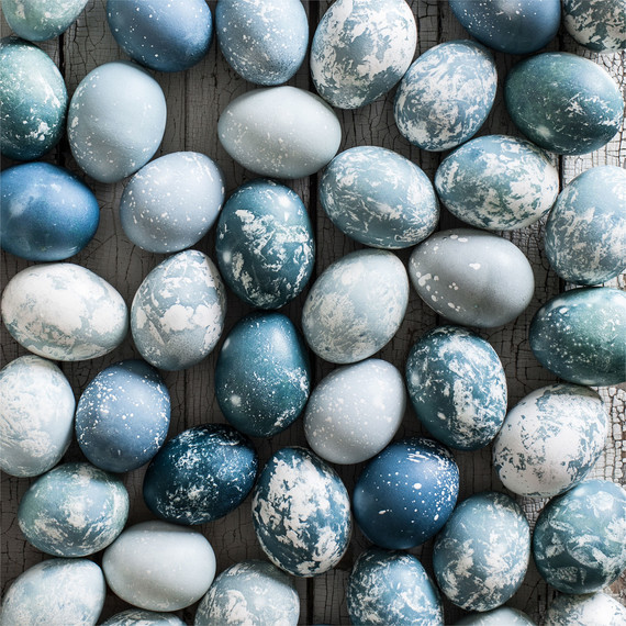 true-blue-natural-easter-egg-dyeing.jpg