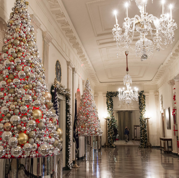 when does the white house get decorated for christmas when does the white house get decorated for christmas