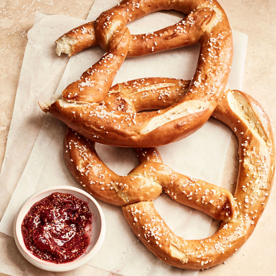 soft pretzels with dijon mustard and cranberry sauce soft pretzels with dijon mustard and cranberry sauce