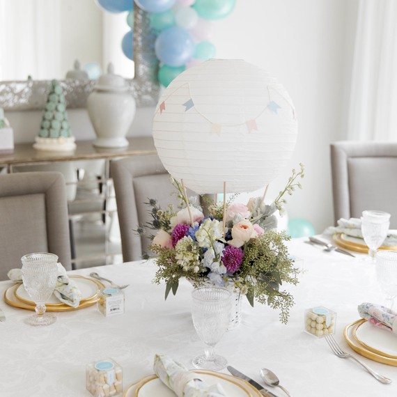 Hot Air Balloon Themed Baby Sprinkle, How To Make A Hot Air Balloon Table Centerpiece