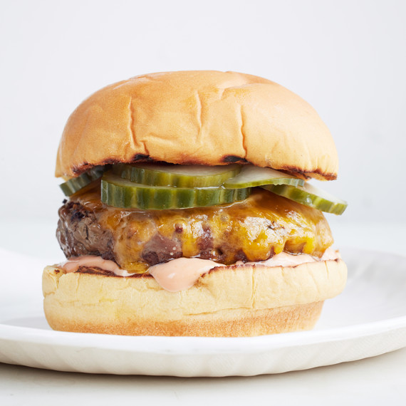 new-classic-burger-0624-d111106-0614.jpg