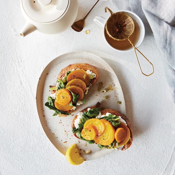 golden-beets-greens-toast-026-d112518.jpg