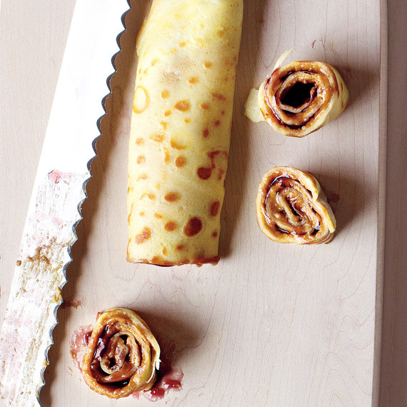 med106461_0111_how_peanutbutter_crepe.jpg