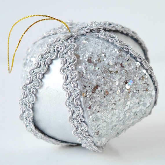 unbreakable-christmas-ornaments1-1215.jpg (skyword:211487)