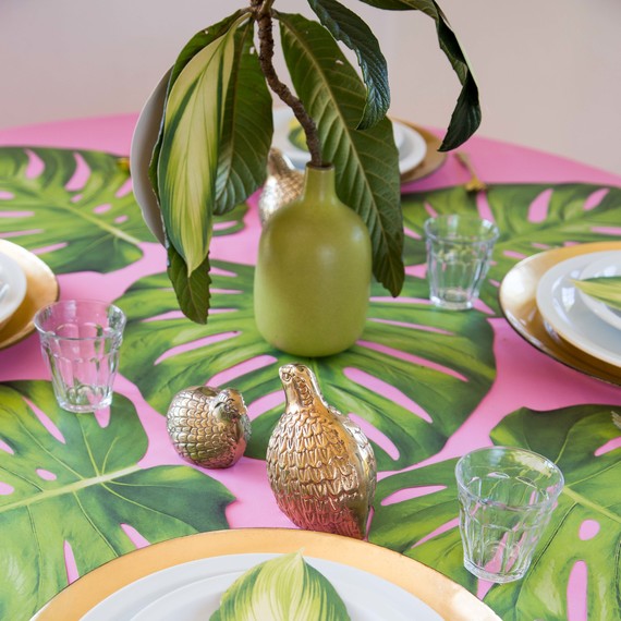 Mother's Day tropical pink table Mother's Day tropical pink table