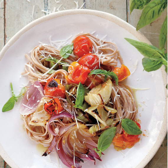 small-garden-vegetable-pasta-mbd107959.jpg