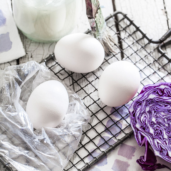 true-blue-natural-easter-egg-dyeing-03.jpg