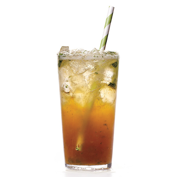 pomegranate-molasses-soda-084-mld110518.jpg