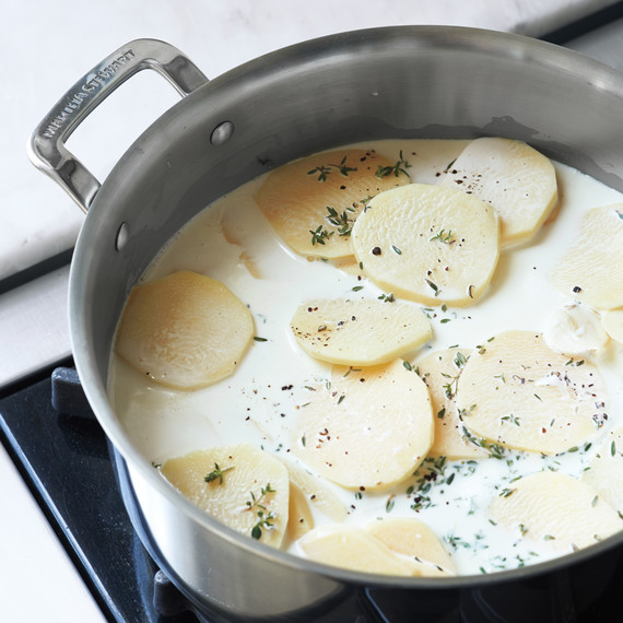 potatoes-and-cream-in-pot-main2-d112141.jpg
