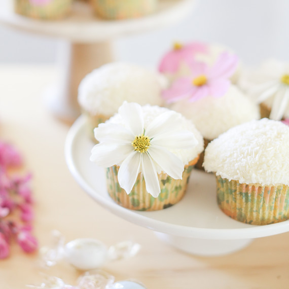 sugar and charm easter dessert bar cupcakes sugar and charm easter dessert bar cupcakes