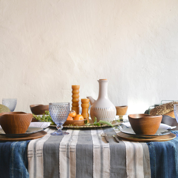 martha_local_creative_adaptations_indigo_table.jpg (skyword:205943)
