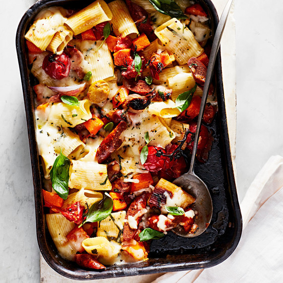 sausage and rigatoni bake 香肠和腊肠烤