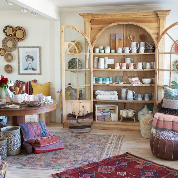 sister-golden-shop-interior sister-golden-shop-interior