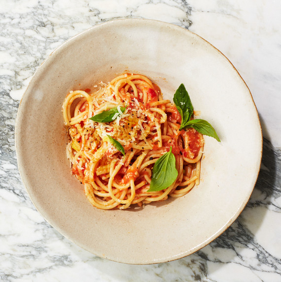Spaghetti and Fresh Marinara with Basil Spaghetti and Fresh Marinara with Basil
