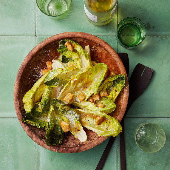caesar-salad-dressing-347-d113096-bubbles.jpg