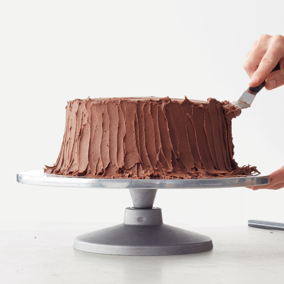 cake-spreading-icing-vertical-215-d111594.jpg