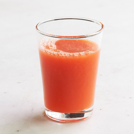carrot-grapefruit-juice-140-ld111042-0514.jpg