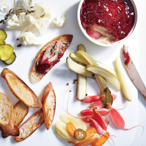 chicken-liver-mousse-crostini-072-d112100.jpg