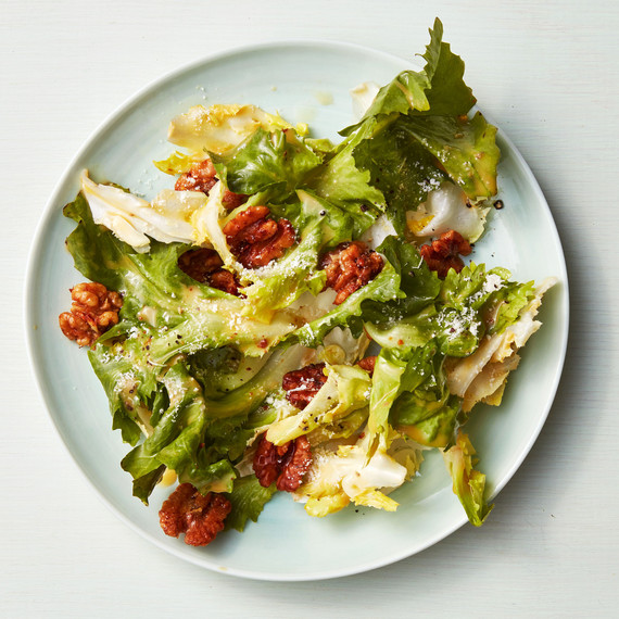 escarole walnut crouton salad escarole walnut crouton salad