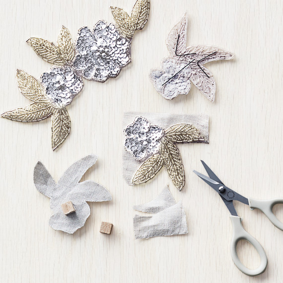 silver-sequins-flowers-how-to-050-d112423.jpg