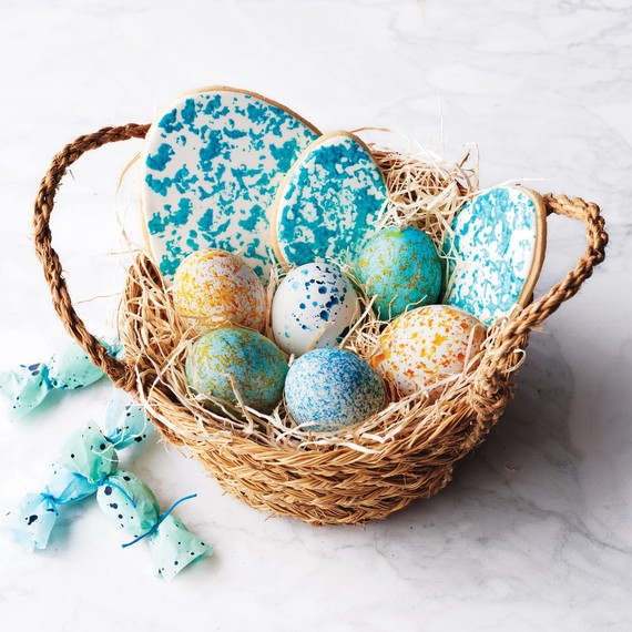 splattered-eggs-easter-basket-212-d112668.jpg