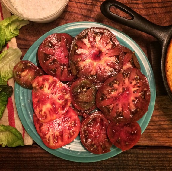 sliced heirloom tomatoes sliced heirloom tomatoes
