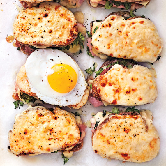 feb-cover-grilled-cheese-sandwiches-d111688-f-no-text.jpg