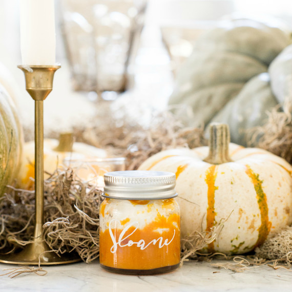 Hessney & Co.'s modern Thanksgiving tablescape Hessney & Co.'s modern Thanksgiving tablescape