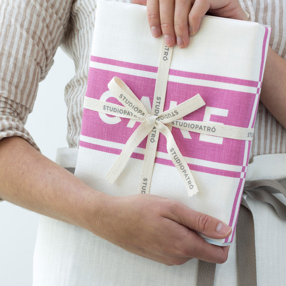 studiopatro-cake-towel-wrap-final3-am-0314.jpg