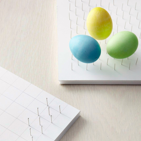 egg-dyeing-app-d107182-drying-pin-board0414.jpg