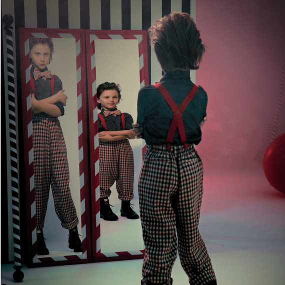 fun-house-mirrors-boy-005-009-comp-md109073.jpg