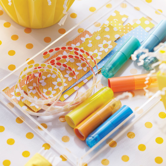mld105925_0411_egghunt_kidtable_017_crafting.jpg