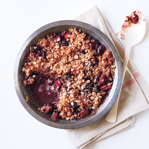 strawberry-frozen-cherry-crumble-091-d111738.jpg